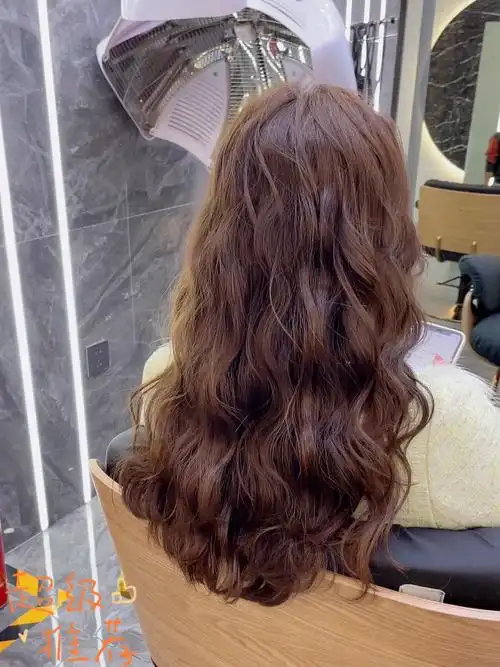 姐妹们给你们推荐款扎着披着都好看的木马卷