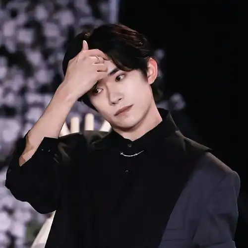 易烊千玺头像95