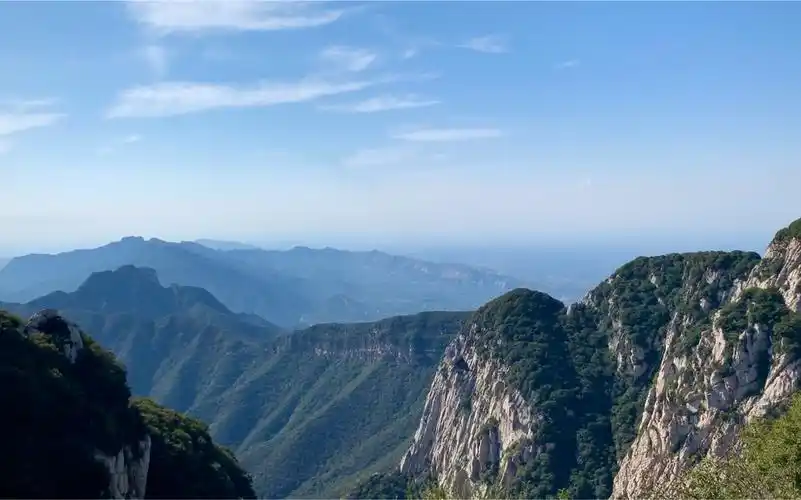嵩山最高峰-连天峰 无限风光在险峰