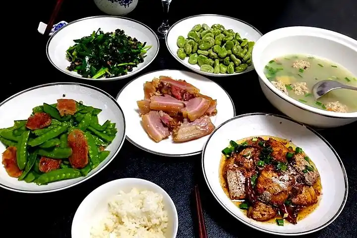 上海朋友晒三天晚餐,丰盛精致,营养,美味,网友:吃得够花哨