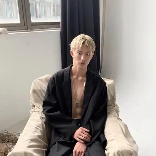 邪魅酷哥头像超酷男生头4