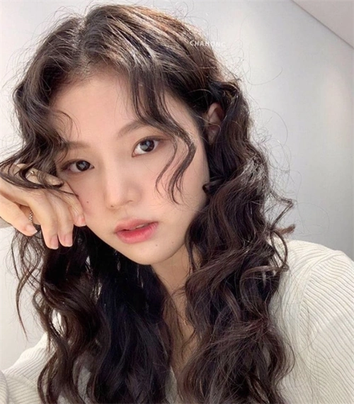 过渡期浏海烫发推荐:羊毛卷浏海