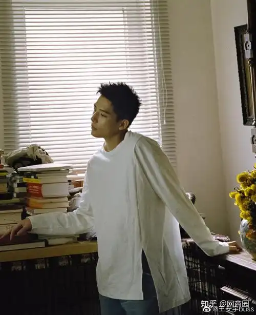 王安宇:新晋的流量小生,喜欢你寸头时痞痞的样子,很帅! - 知乎