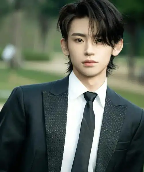 曝小鬼王琳凯在选秀期间造孩子,女方化验单曝光,与多名女子暧昧_男方