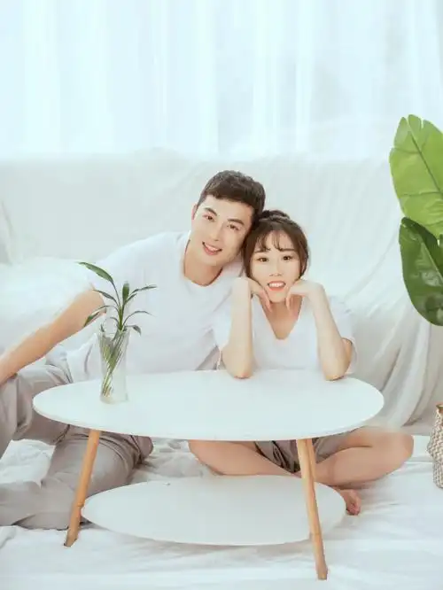 居家风格情侣照片巨野三月摄影工作室