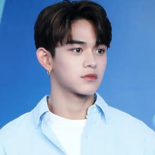 黄旭熙头像by奶糖泡芙