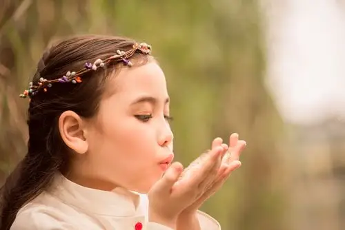 p>宋梓欣,中美混血女孩,2010年1月26日出生于广东中山.