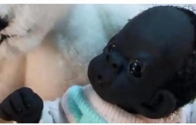 出生时比煤炭还黑的宝宝,6年过去,如今变白了吗?网友不忍直视