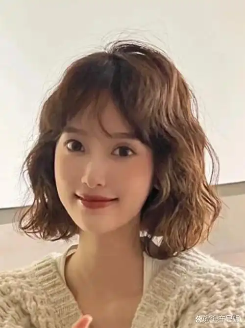 女生短发烫发发型推荐～法式蛋卷头 蓬松卷发