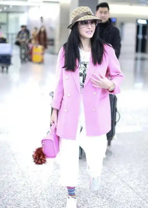 张柏芝衣品真难懂!