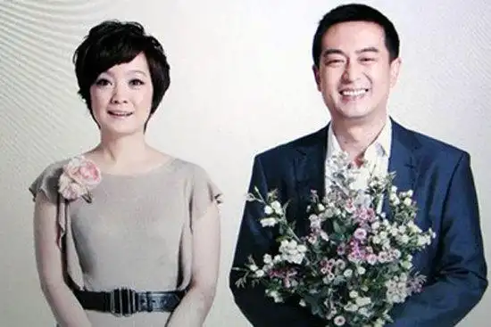 张嘉译娇妻爱女照片曝光中年得女异常疼爱组图