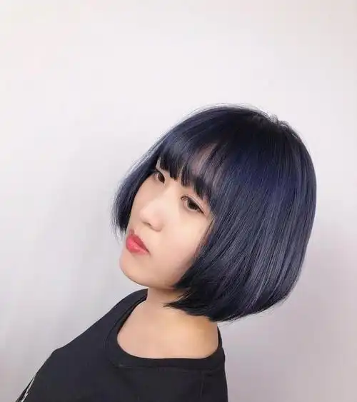 后起hair styling / ora光线下若有似无的深蓝色调,让人想接近一探