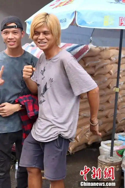 罗志祥在南宁卖粮油?网友:是他兄弟"罗蛳粉"吧