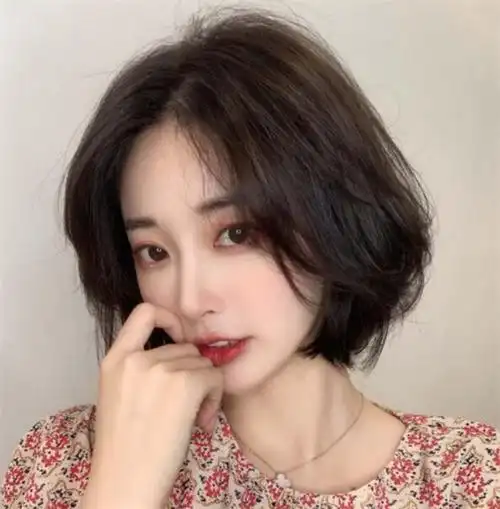 短头发发型图片女2021 女生短发款款时尚越剪越上瘾