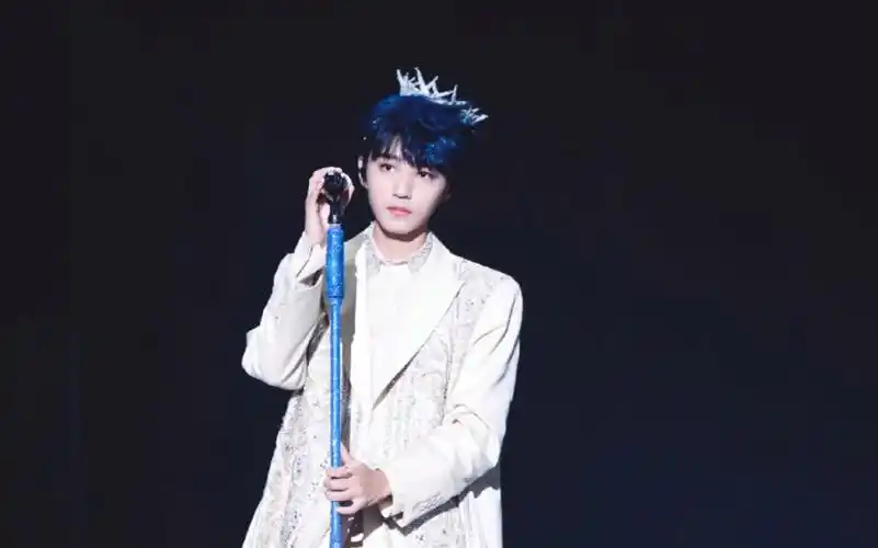 【tfboys】十周年演唱会-王俊凯《回望》