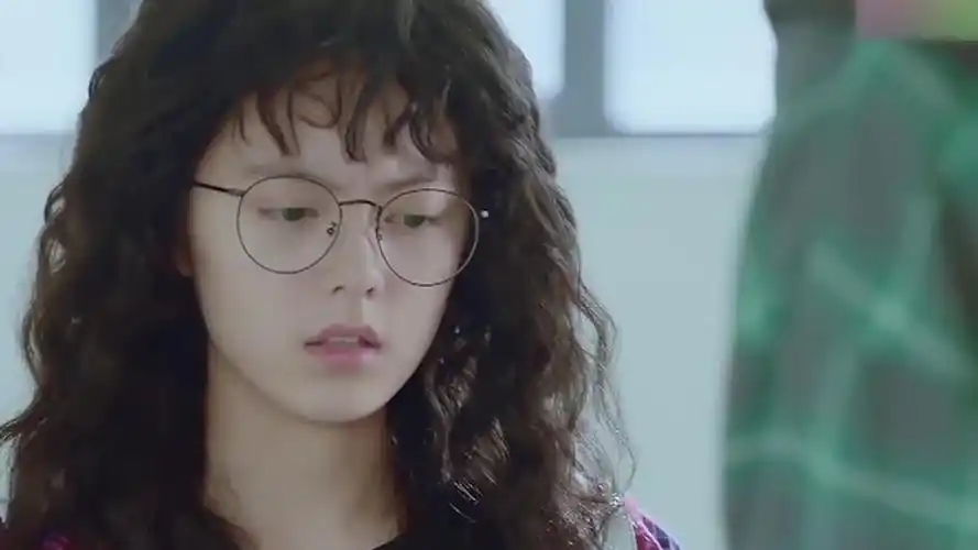 初恋那件小事夏淼淼大胆表白梁又年海边约会俩人意外接吻