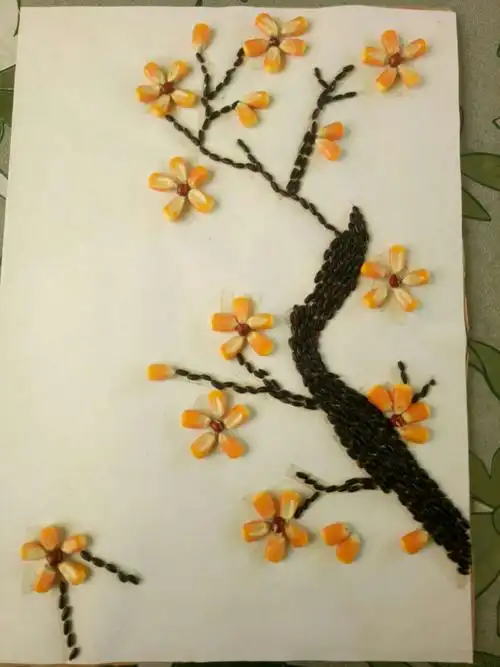 北徐幼儿园大班---《五谷粘贴画》