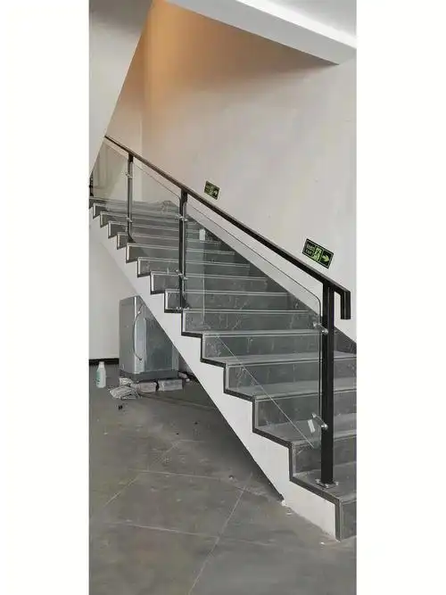 方管鱼嘴立柱玻璃楼梯扶手