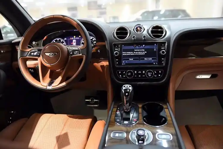 2020款宾利添越热销特卖 内饰奢华至极_天津华夏安邦汽车贸易有限公司