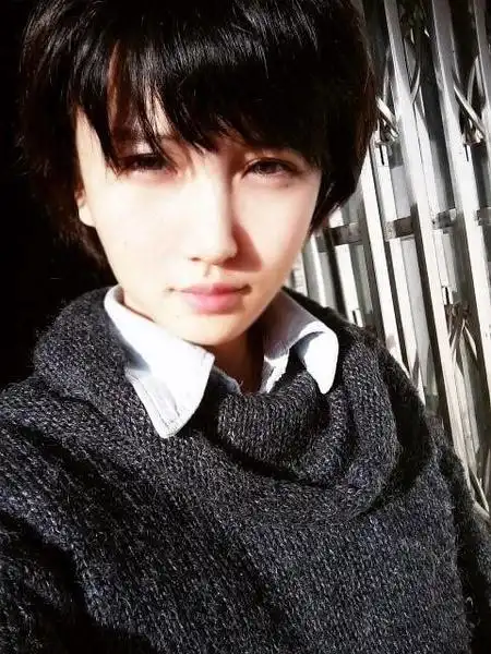 赵小贝贝贝的相册这种短发才叫短发