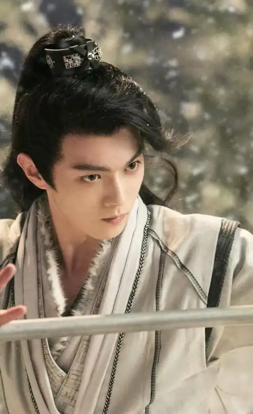 《雪鹰领主》强势来袭 你永远可以相信许凯的古装_造型_古力娜扎_题材