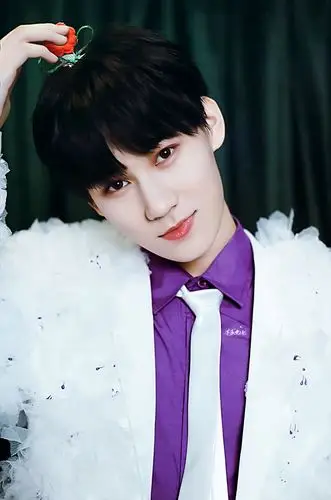 张真源是怎么长大的又名从小帅到大的张真源多图