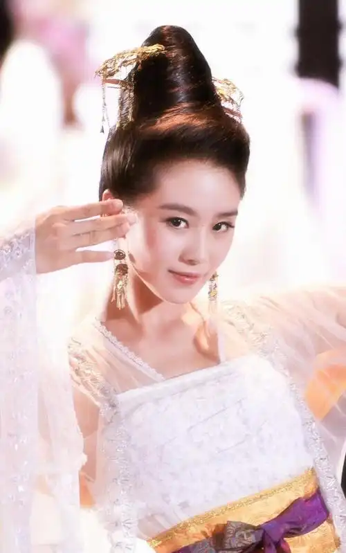 刘诗诗早期古装照曝光英气十足惊艳众人