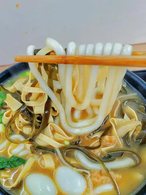 信师美食小雷达像夜市大排档的土豆粉