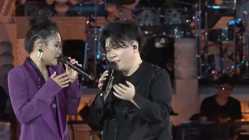 袁维娅常石磊深情献唱《来日方长》,来日方长何必慌张,享受当前