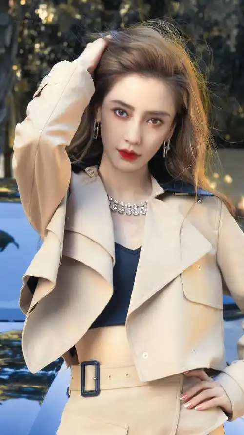 真飒爽angelababy驾驶美照惊艳迷人