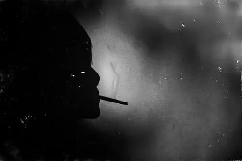 烟影(瘾) - 黑白, 光影, 情感 - 假装摄影师 - 图虫摄影网
