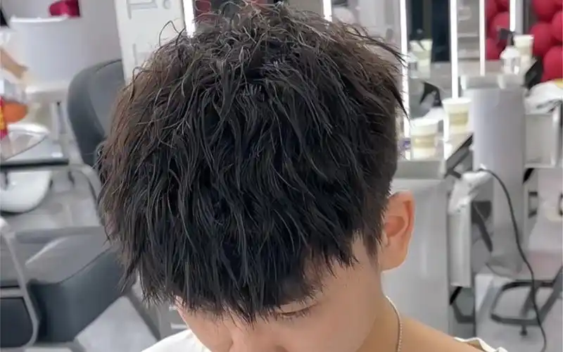 学生党必备发型束状纹理烫