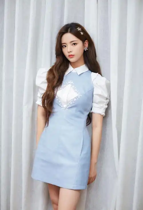 杨超越泡泡袖衬衫清新性感写真24