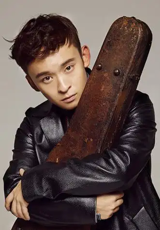 董子健获韩媒推崇极具潜力英文专访流畅