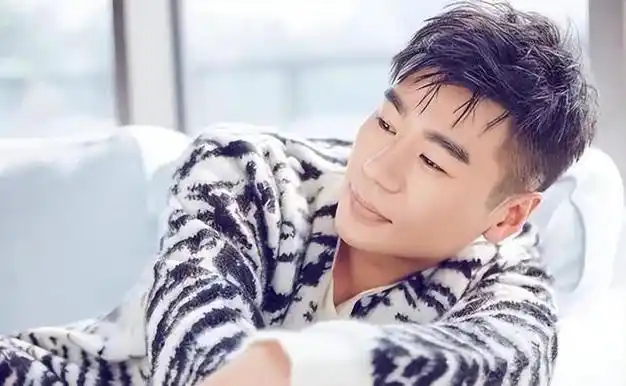 "山狼"徐佳,前3任女友皆为传言,第4任仍然是谜|吴京|万茜|徐洪浩