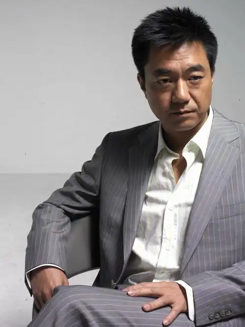 董勇《灯火已黄昏》 演绎痴情"小人物"(附图)