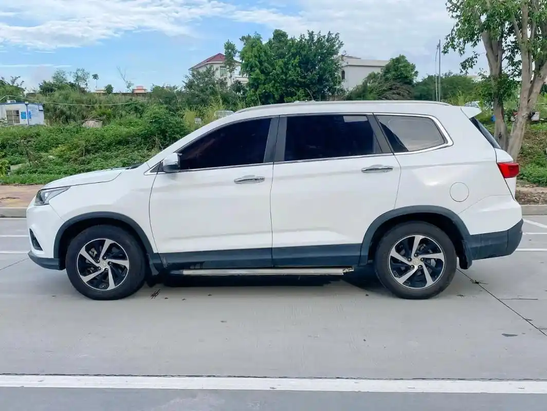 新款北汽幻速s7.#北汽幻速s7 18年9月,1.5t自动7 - 抖音