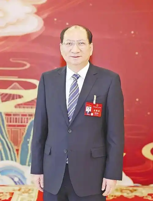 全国人大代表孝感市委书记胡玖明接受湖北日报采访加快打造武汉都市圈