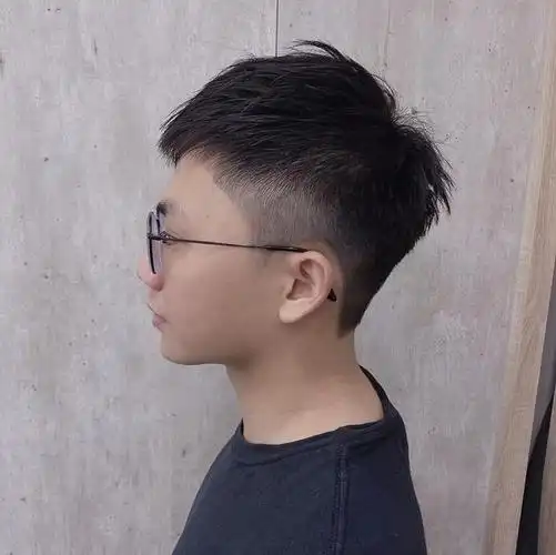 试试这6款发型,清爽干净,时尚帅气