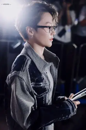 刘雨昕太可了戴眼镜的昕昕子你get了吗