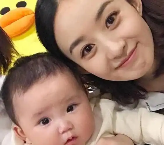 赵丽颖带娃进剧组带娃事业两不误