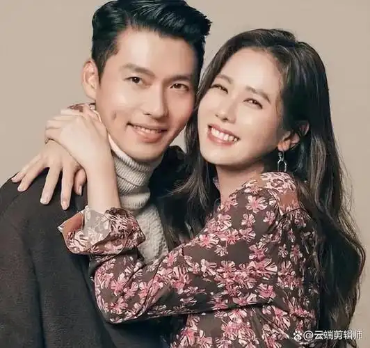 今天,孙艺珍晒了新的婚纱照庆祝与玄彬举行婚礼一周年.