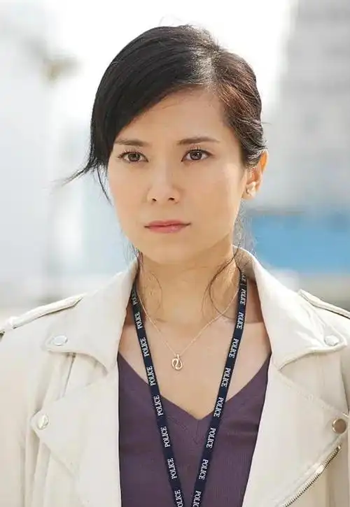 郭羡妮:靠美貌征服8个男人,嫁农村丈夫终获幸福,还给公婆买房