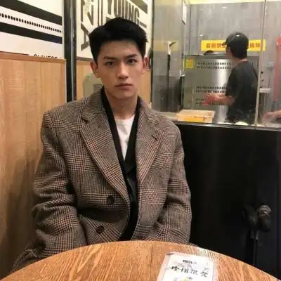 好看的小哥哥图片真人头像超酷的男生帅气微信头像图片