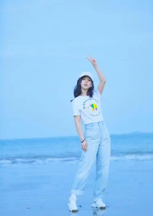 杨紫时尚休闲海边诱人写真,图片大全,高清,图库-回车桌面