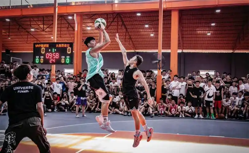 他是路人王24冠王,球风像极了克劳福德,国内街球"蜘蛛侠"_平常心_篮球