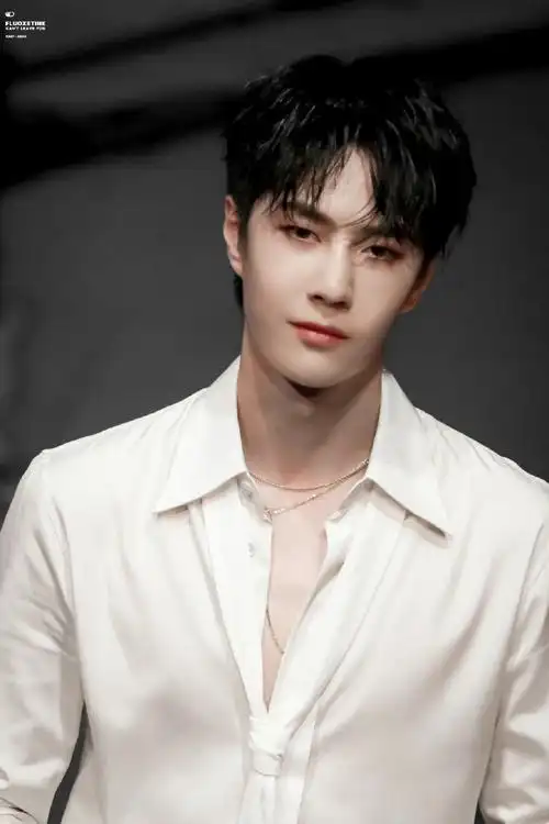 王一博出席乐华演唱会##王一博舞台粉狂喜##王一博