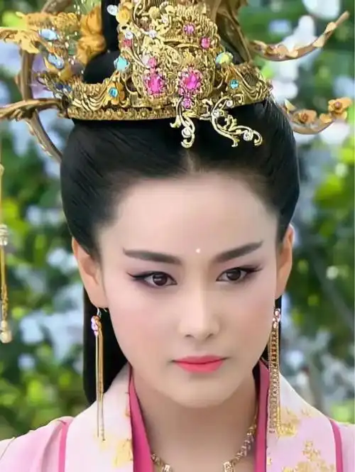 张馨予古装造型