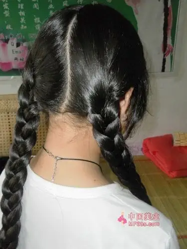 剪下妙龄少女油亮麻花大辫-爱秀发126#(30) 剪发_中国长发