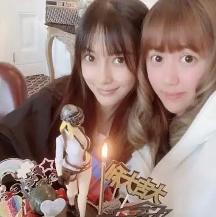 angelababy聚会合照